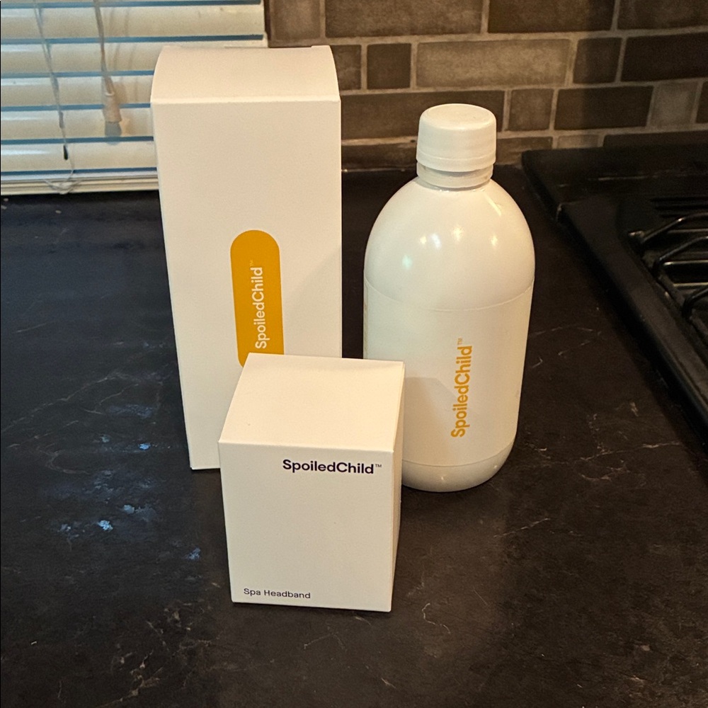 Spoiled Child Collagen and spa head band. Never been opened.